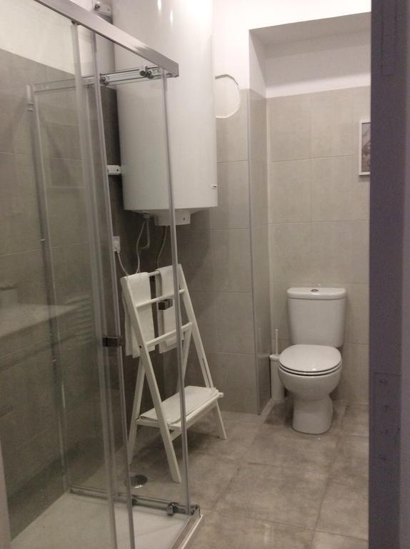 4U Lisbon IV Guesthouse Airport Buitenkant foto