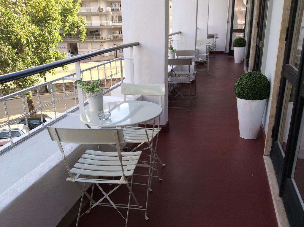 4U Lisbon IV Guesthouse Airport Buitenkant foto