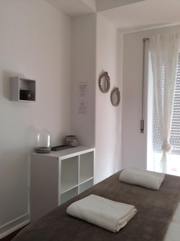 4U Lisbon IV Guesthouse Airport Buitenkant foto