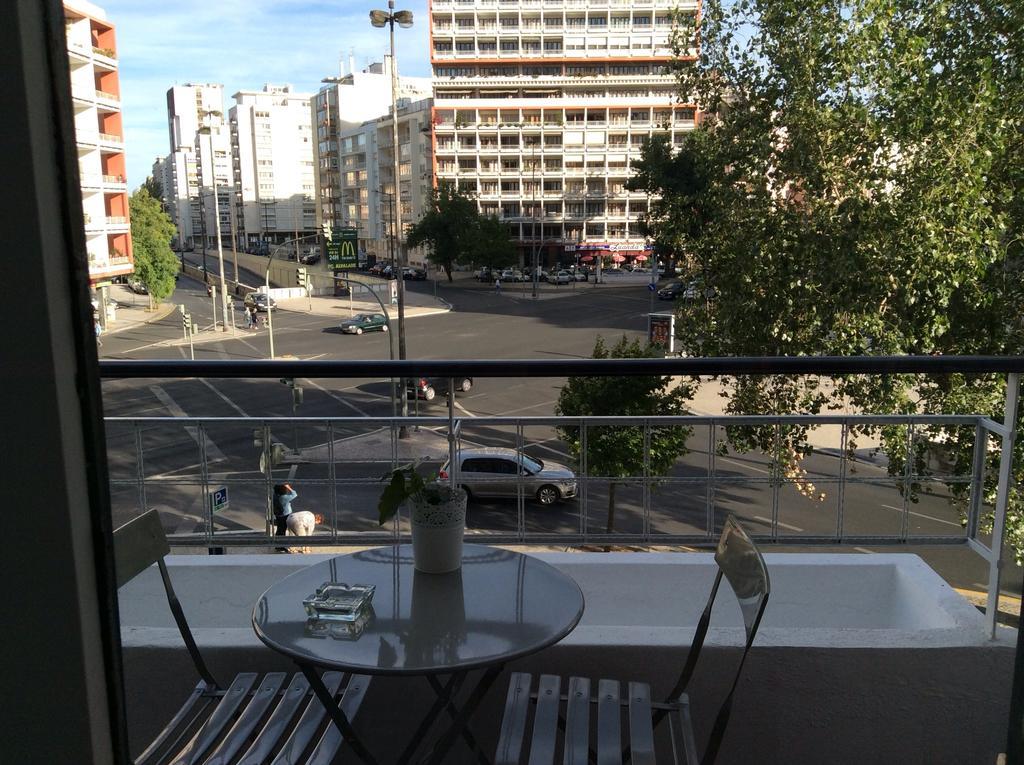4U Lisbon IV Guesthouse Airport Buitenkant foto