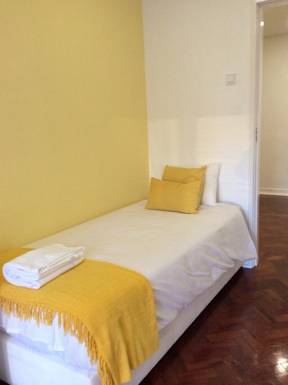 4U Lisbon IV Guesthouse Airport Buitenkant foto