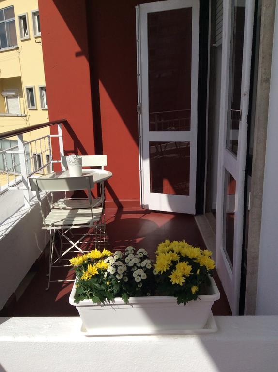 4U Lisbon IV Guesthouse Airport Buitenkant foto